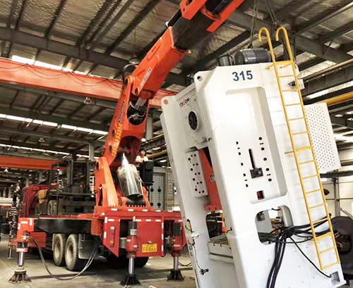 七叉镇附近随车吊出租，轻松解决运输难题