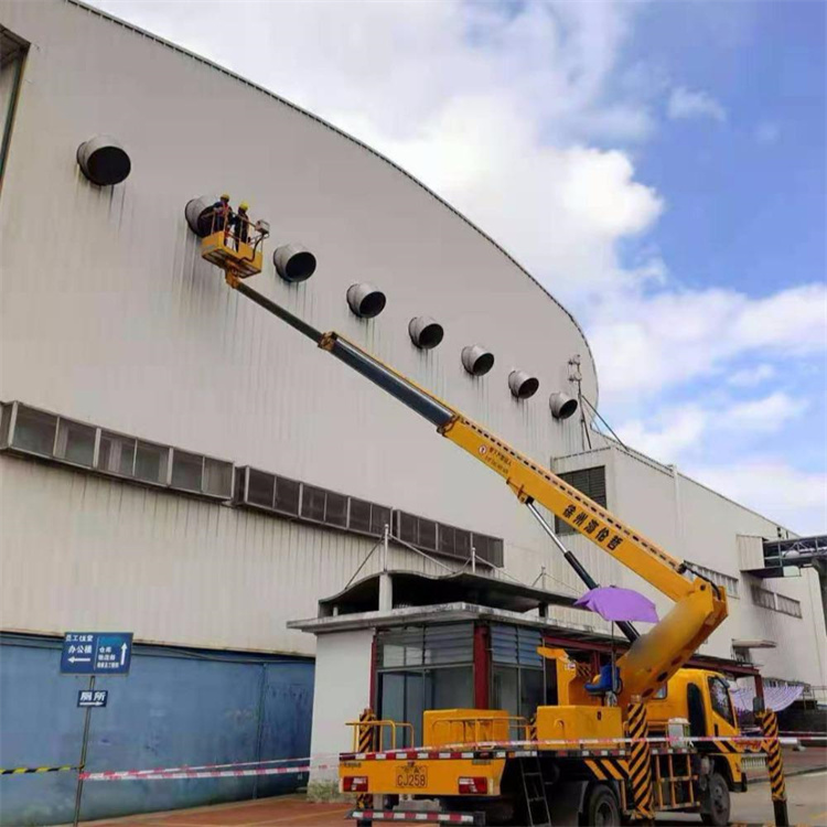 七叉镇高空作业车出租服务：专业广告牌安装解决方案