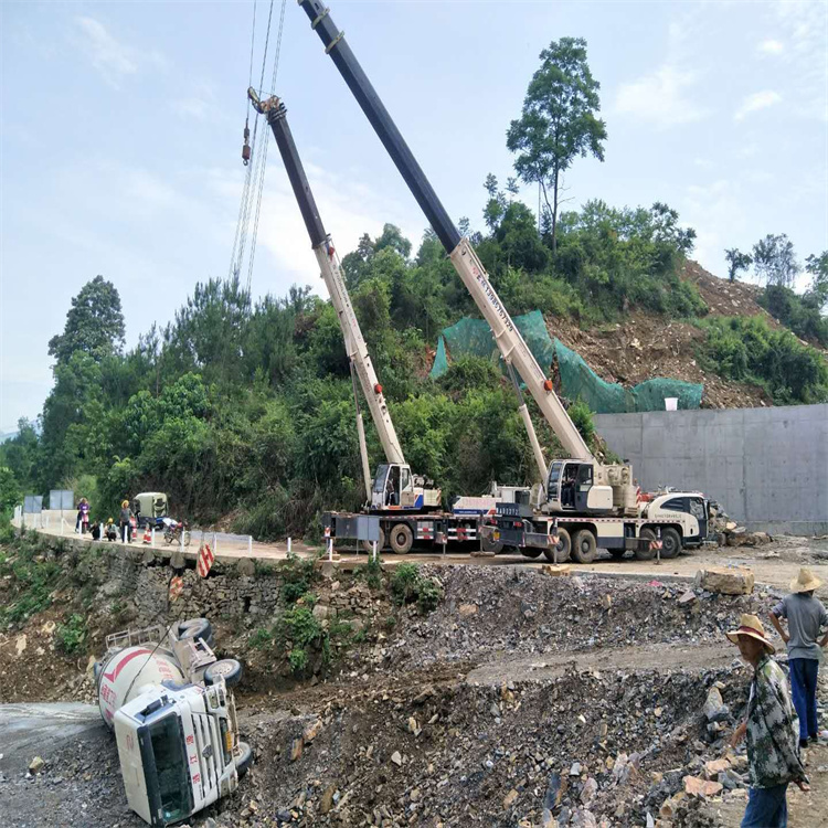 七叉镇汽车掉沟里叫吊车救援要多少钱