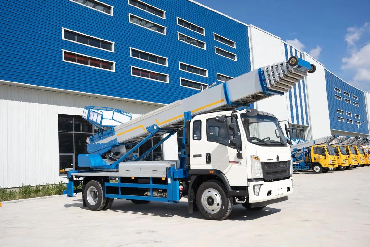 七叉镇出租云梯车高空作业车 建筑垃圾搬运